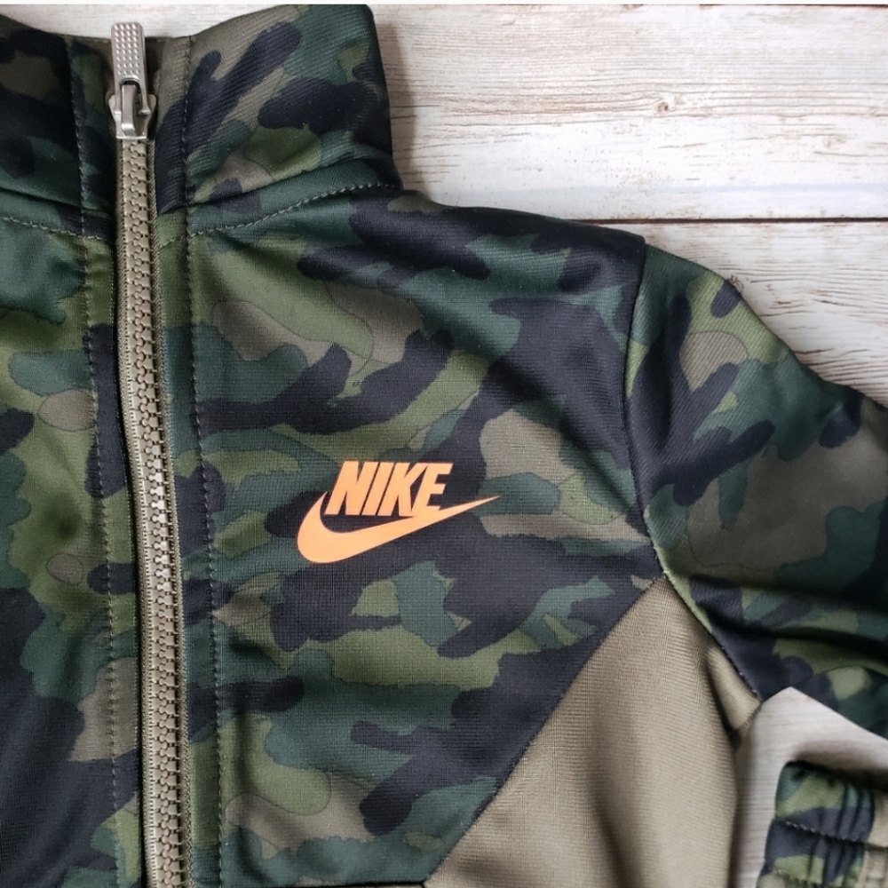 Nike Camouflage Sweatsuit - Picture 5 of 5